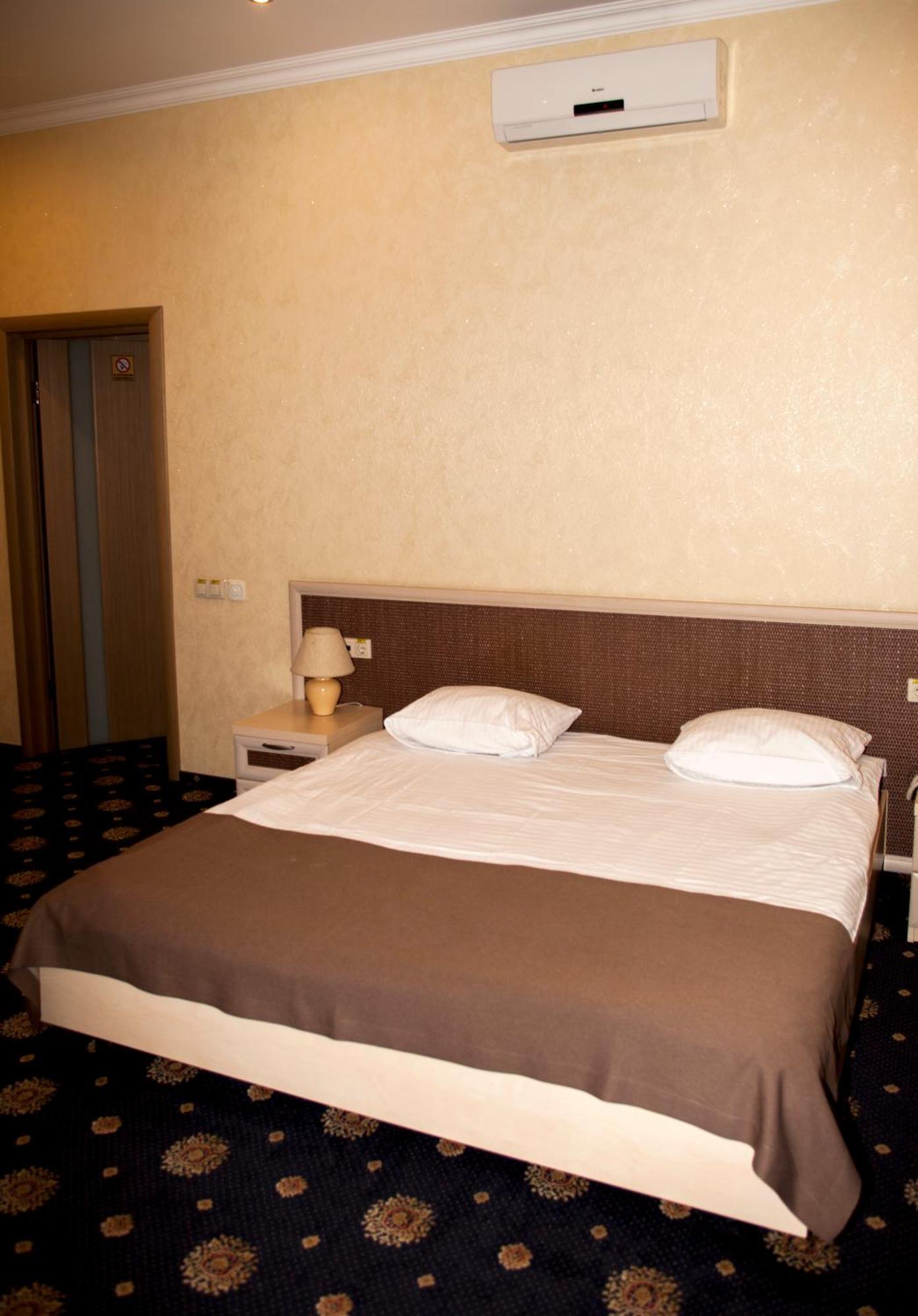 Gonchar Hotel Kiev Dış mekan fotoğraf
