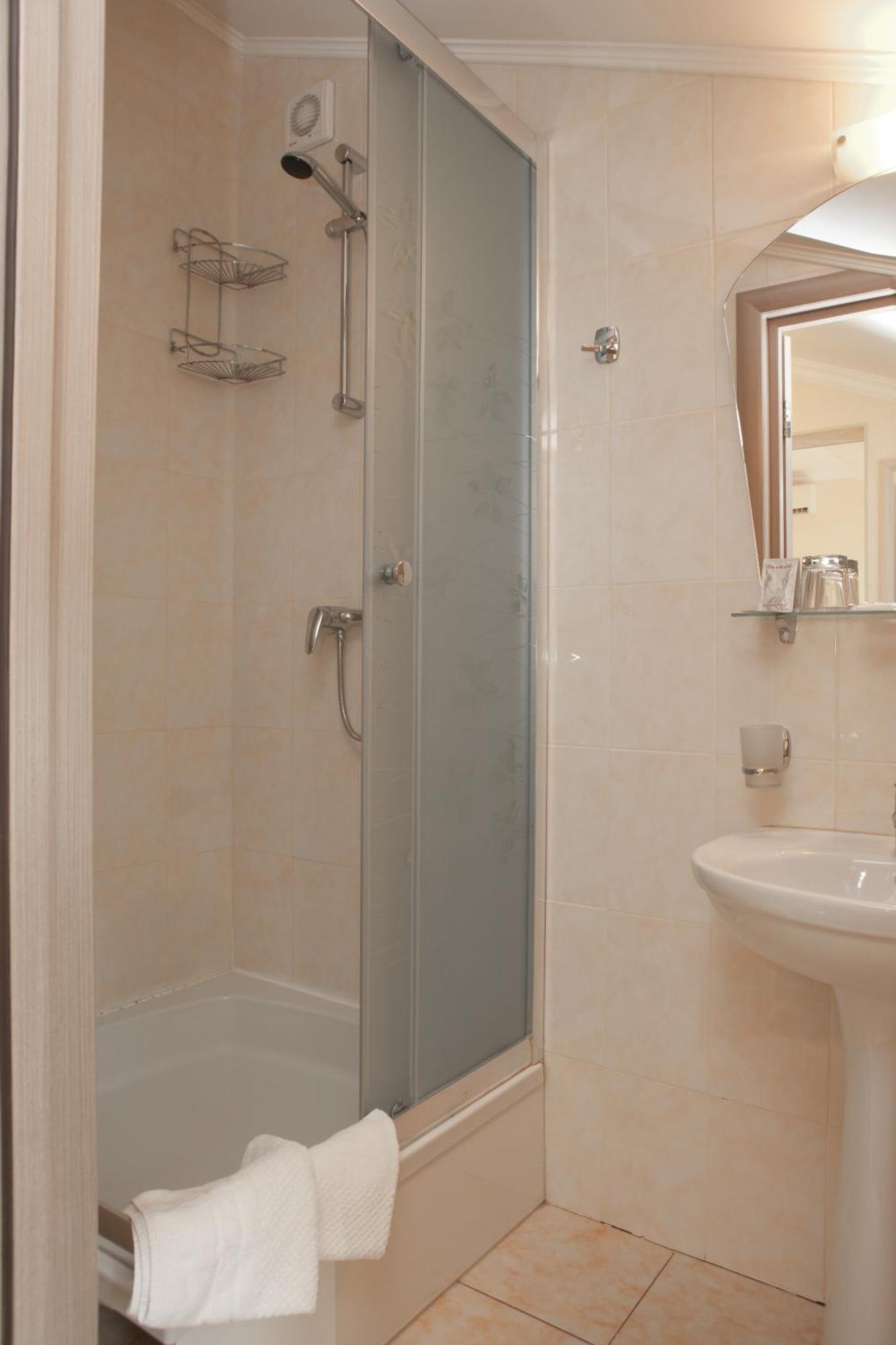 Gonchar Hotel Kiev Oda fotoğraf