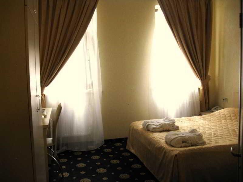 Gonchar Hotel Kiev Dış mekan fotoğraf